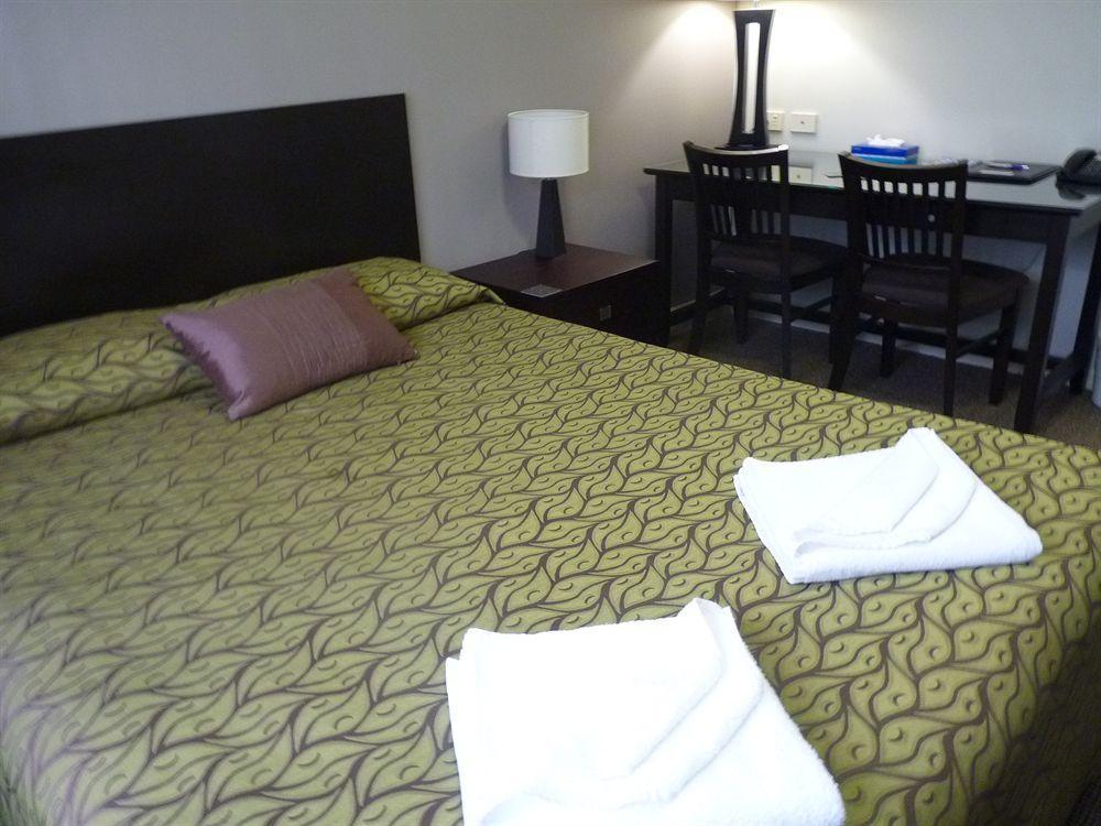 Redcliffe Motor Inn Экстерьер фото