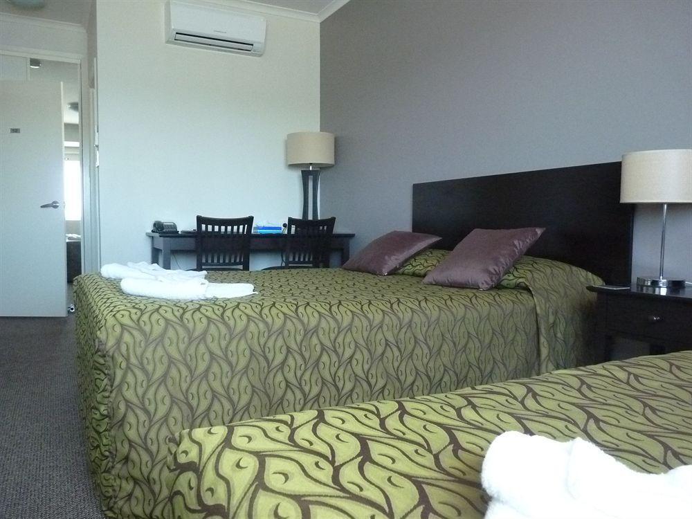 Redcliffe Motor Inn Экстерьер фото